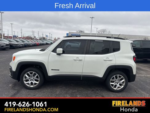 Used 2017 Jeep Renegade Latitude w/ Popular Equipment Group image 1