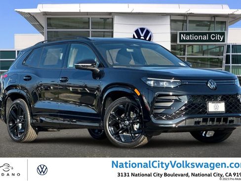 New 2026 Volkswagen Tiguan SE R-Line FWD image 1