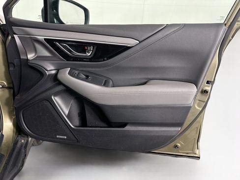 Used 2025 Subaru Outback Onyx Edition image 32