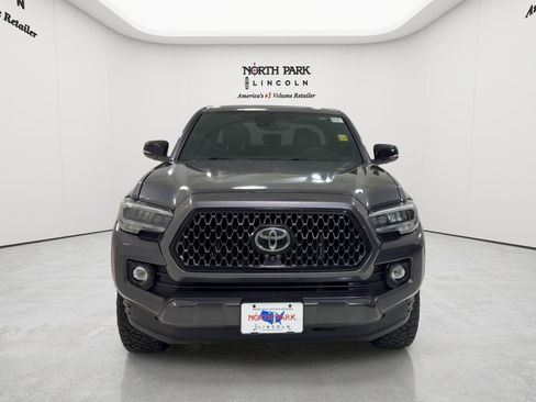 Used 2022 Toyota Tacoma Limited w/ Nightshade Package RWD image 8