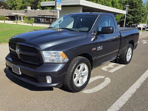 Used 2014 RAM 1500 Express RWD image 1