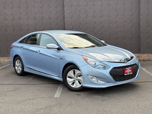 Used 2014 Hyundai Sonata Hybrid FWD image 2