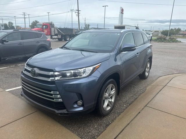 Used 2018 Toyota Highlander Limited AWD/4WD image 4