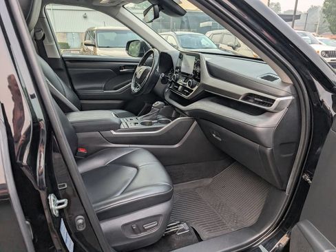 Used 2023 Volkswagen Taos SEL AWD/4WD image 7