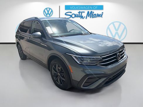 Used 2023 Volkswagen Tiguan SE image 1