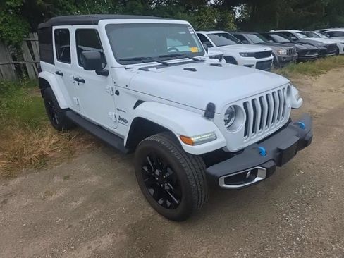 Used 2023 Jeep Wrangler Unlimited Sahara w/ Cold Weather Group AWD/4WD image 1