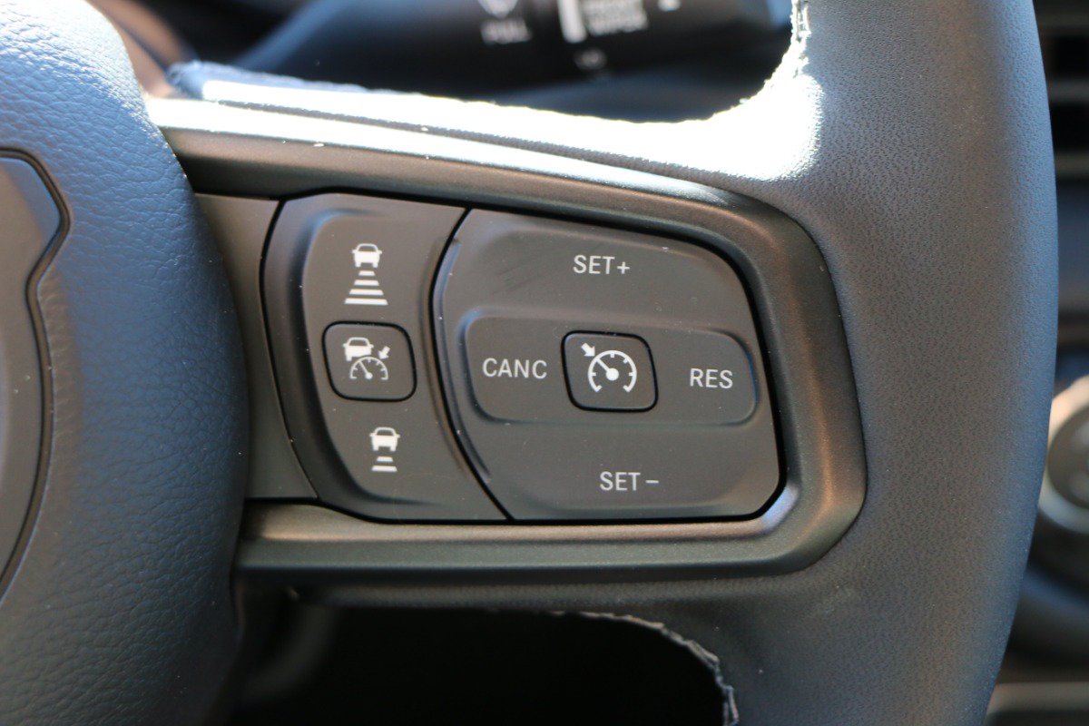 Used 2026 Jeep Gladiator Mojave AWD/4WD image 18