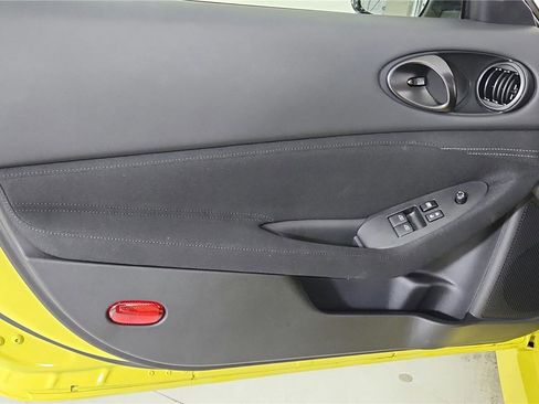 Used 2024 Nissan Z Sport w/ Floor Mat Package RWD image 17