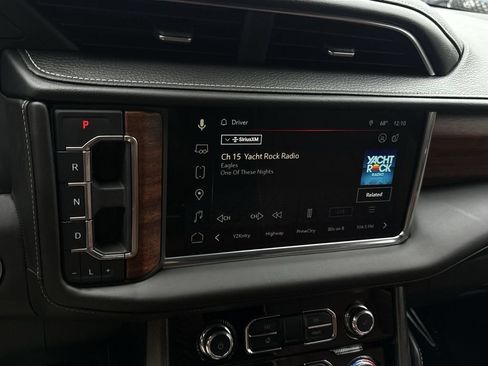Used 2023 GMC Yukon Denali Ultimate AWD/4WD image 18