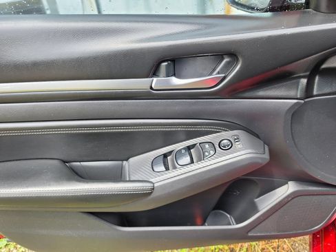 Used 2019 Nissan Altima 2.5 SV FWD image 5