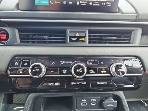 Used 2025 Honda Pilot Black Edition image 25