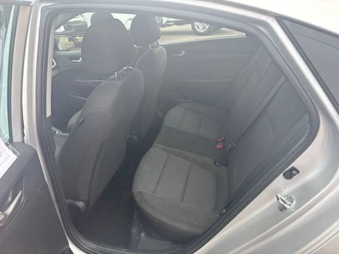 Used 2021 Hyundai Accent SE FWD image 10