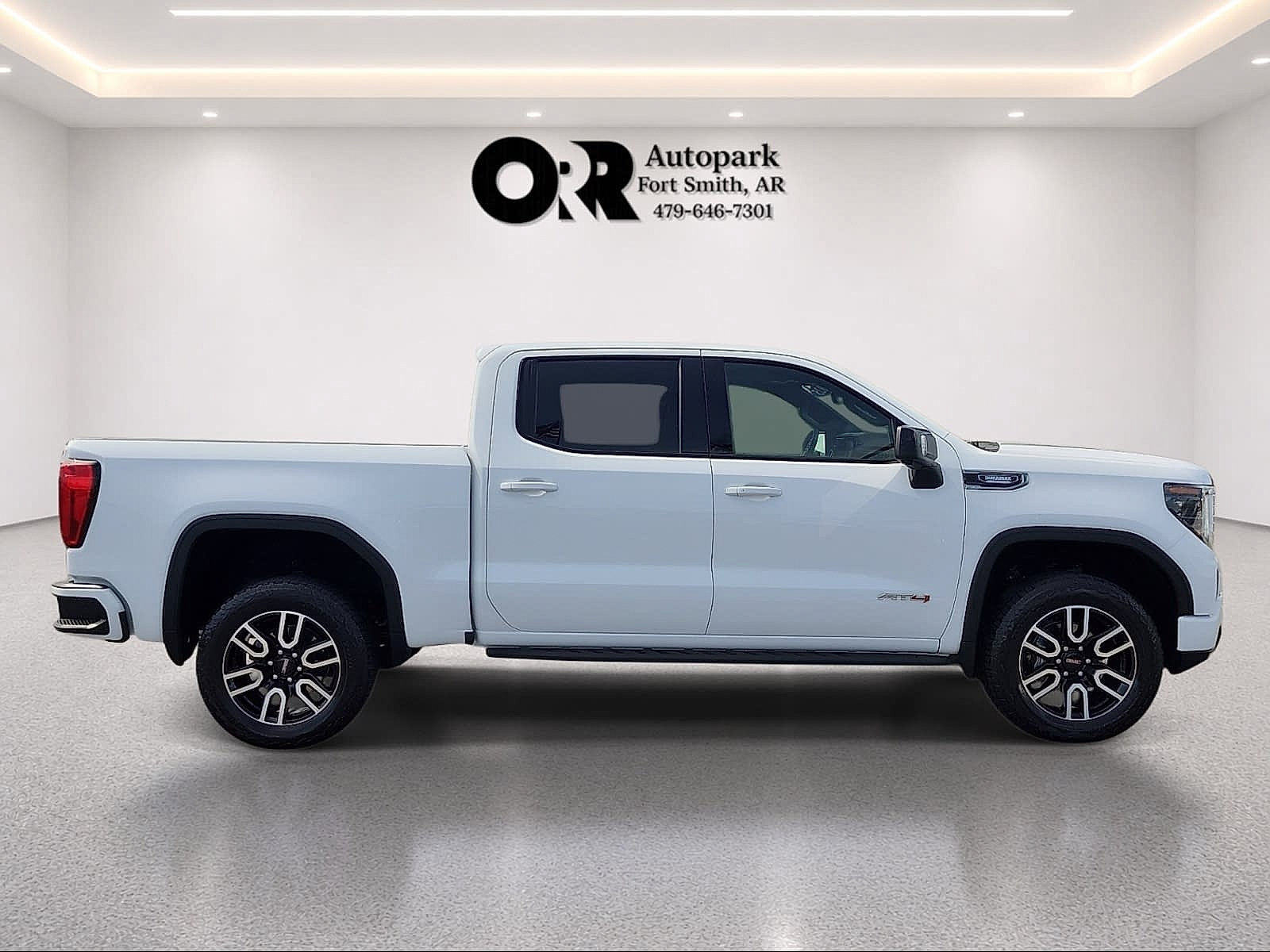 Used 2025 GMC Sierra 1500 AT4 w/ AT4 Premium Package AWD/4WD image 6