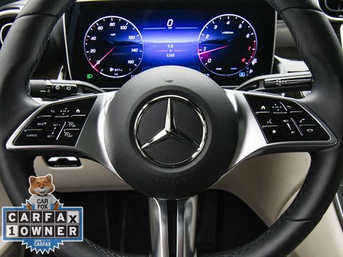 Used 2025 Mercedes-Benz GLC 300 4MATIC image 36
