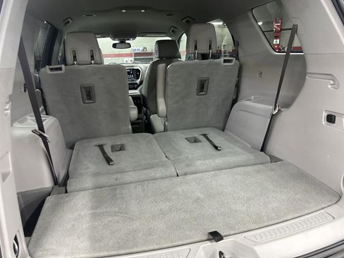 Used 2018 GMC Acadia SLT image 9