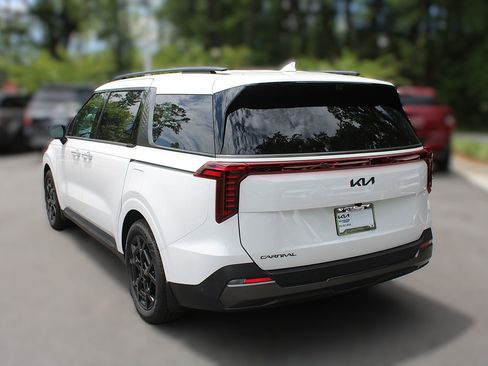 New 2026 Kia Carnival SX FWD image 10