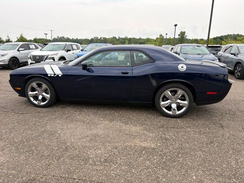 Used 2013 Dodge Challenger R/T RWD image 2