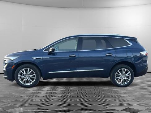 Used 2023 Buick Enclave Essence w/ Experience Buick Package image 5