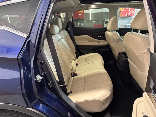 Certified 2023 Nissan Murano Platinum w/ Cargo Package AWD/4WD image 16