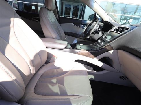 Used 2017 Lincoln MKX Select w/ Select Plus Package image 12