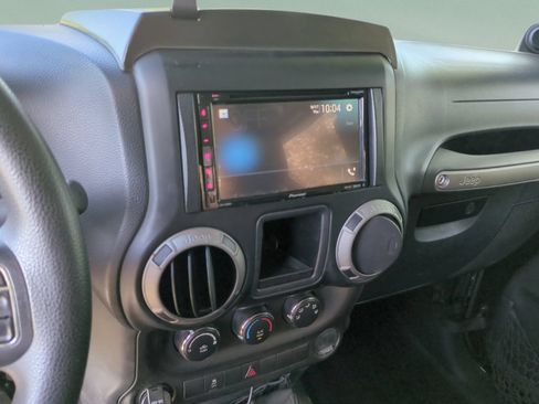Used 2012 Jeep Wrangler Sport AWD/4WD image 13