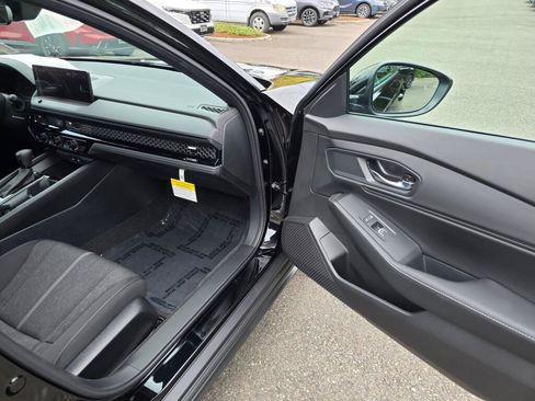 Used 2024 Honda Accord Sport image 10