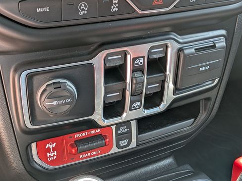 Used 2021 Jeep Gladiator Rubicon AWD/4WD image 24