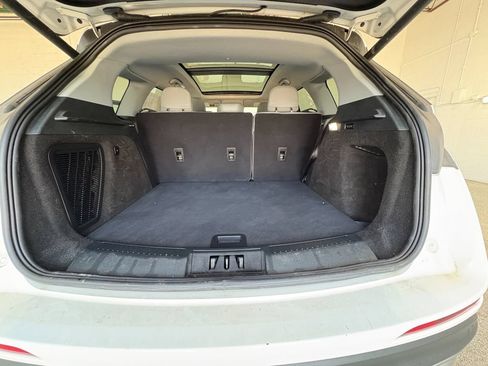 Used 2021 Lincoln Corsair AWD w/ Premium Package image 24