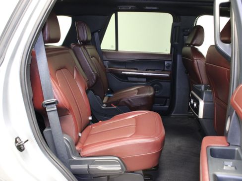 Used 2024 Ford Expedition Limited AWD/4WD image 15