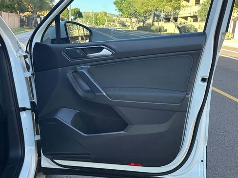 Used 2018 Volkswagen Tiguan S image 46