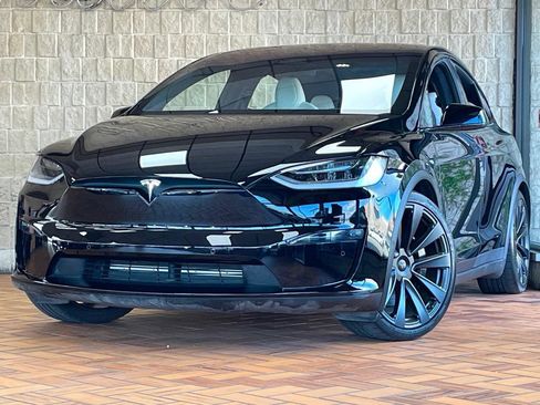 Used 2022 Tesla Model X Plaid AWD/4WD image 3
