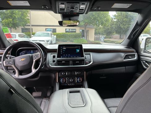 Used 2023 Chevrolet Suburban High Country w/ Advanced Technology Package AWD/4WD image 59