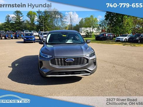 Used 2023 Ford Escape Active AWD/4WD image 2
