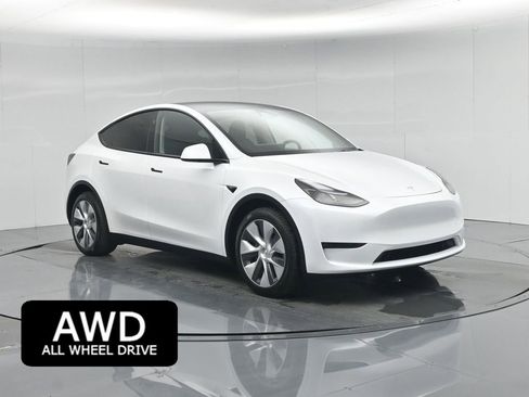 Used 2024 Tesla Model Y Long Range image 1