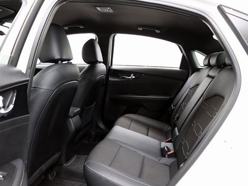 Used 2024 Kia Forte GT-Line image 12