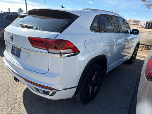 Used 2021 Volkswagen Atlas Cross Sport SE image 14