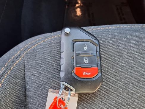 Used 2025 Jeep Wrangler Sport S image 10