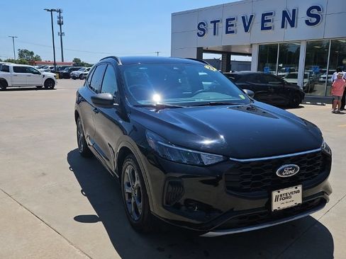 Used 2023 Ford Escape ST-Line w/ Tech Pack #1 FWD image 1