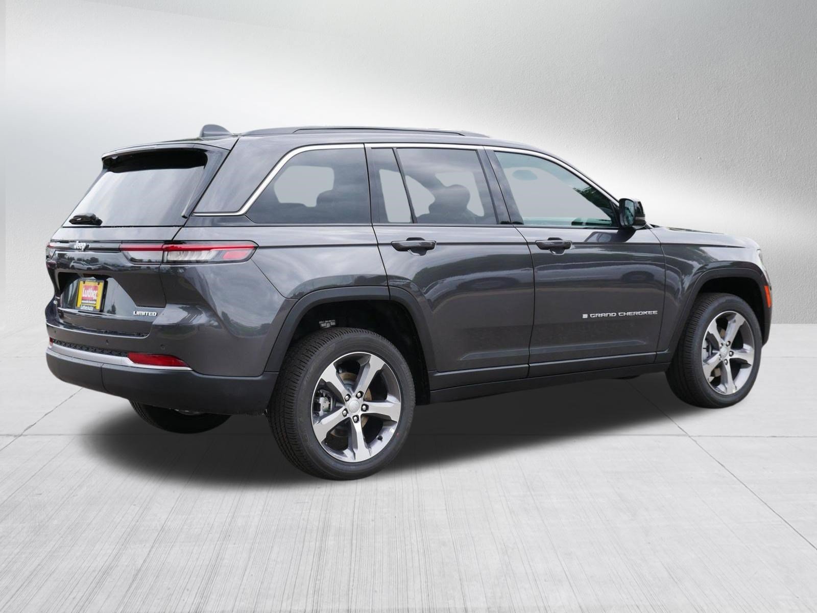 New 2026 Jeep Grand Cherokee Limited AWD/4WD image 7