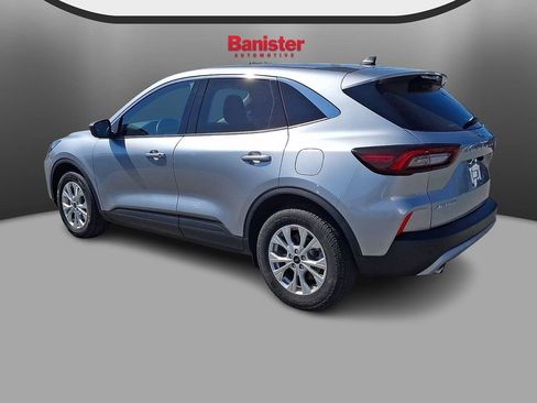 Used 2023 Ford Escape Active w/ Tech Pack #1 FWD image 6