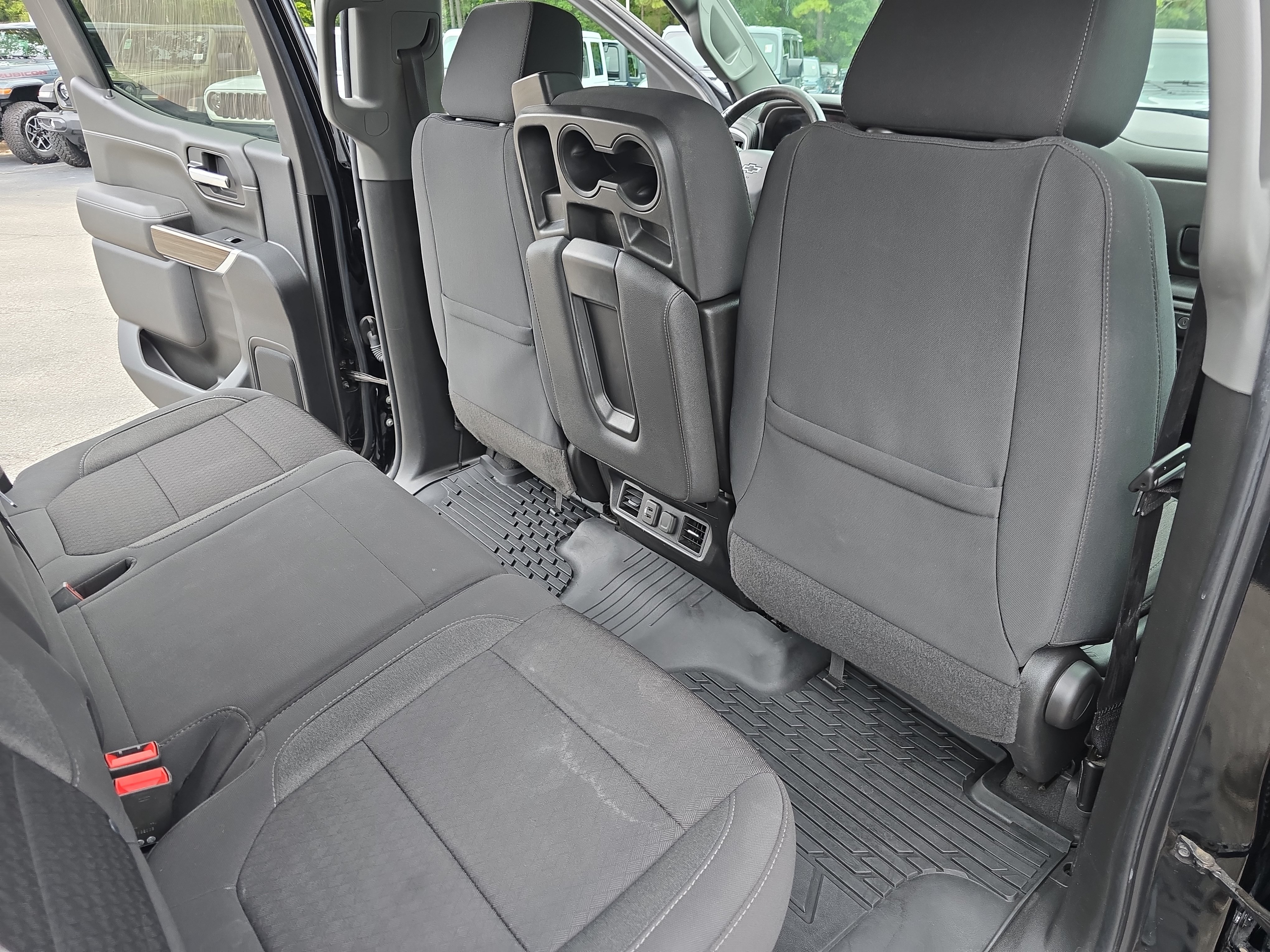 Used 2022 Chevrolet Silverado 1500 RST w/ Z71 Off-Road Package AWD/4WD image 11