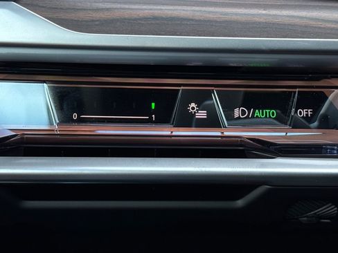 New 2026 BMW 760i xDrive w/ Premium Package image 31