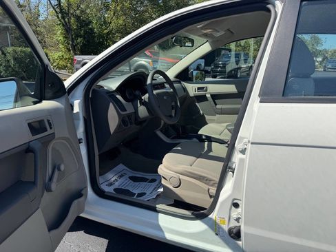 Used 2010 Ford Focus S image 7