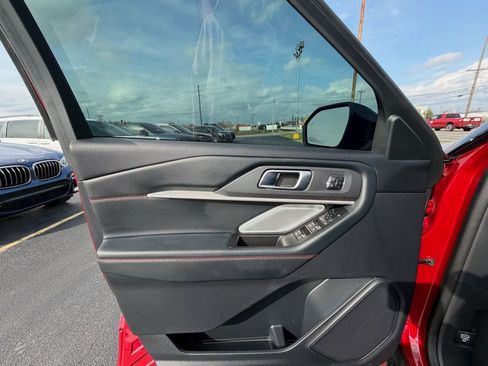 Used 2025 Ford Explorer ST w/ Sun And Sound Package image 9