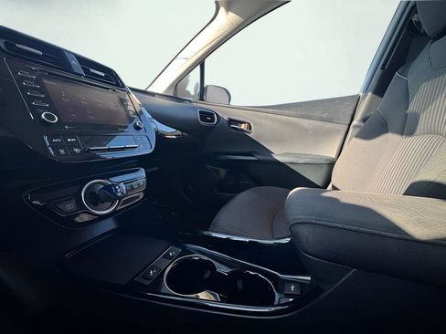 Used 2021 Toyota Prius Prime LE image 42