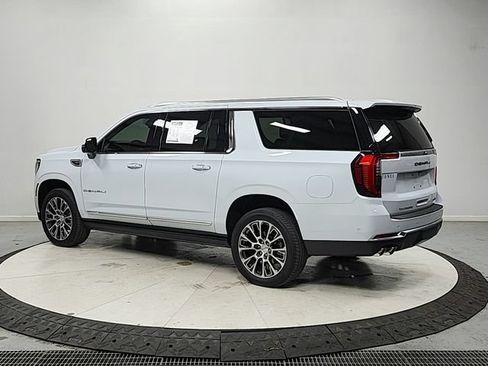 Used 2026 GMC Yukon XL Denali w/ Sun & Power Step Package AWD/4WD image 5
