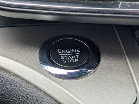 Used 2022 Ford Explorer XLT w/ Equipment Group 202A image 22