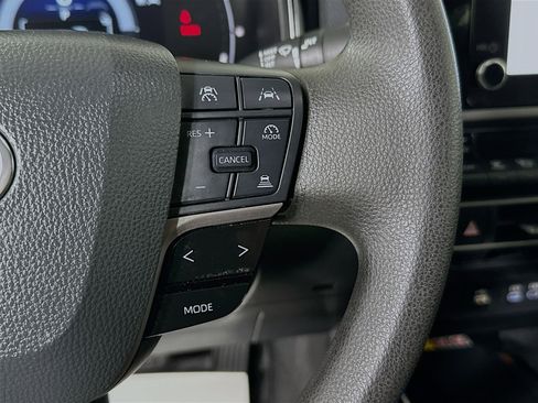 Used 2025 Toyota Camry LE image 17