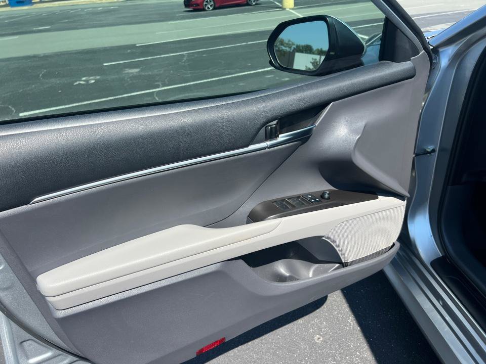 Used 2022 Toyota Camry LE FWD image 36