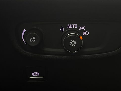 Used 2022 GMC Terrain SLE w/ Driver Convenience Package FWD image 23